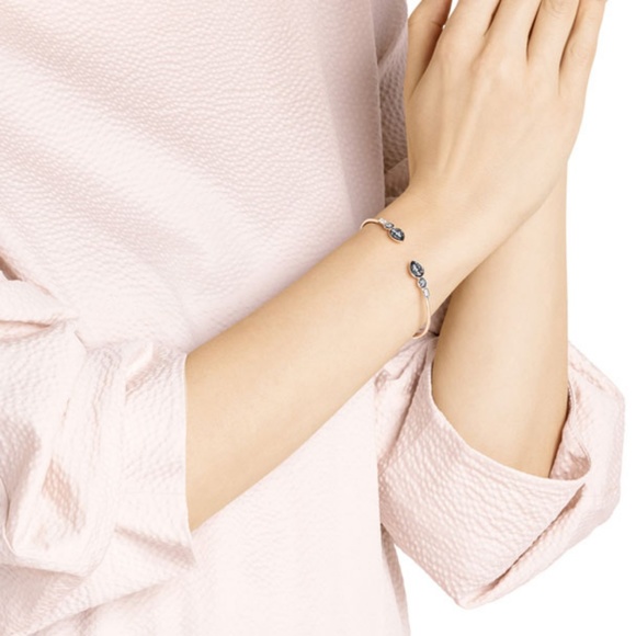 Swarovski Rose Gold Bangle- BNIB - Picture 2 of 3
